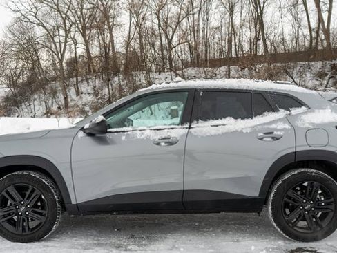 Used 2024 Chevrolet Trax ACTIV w/ Driver Confidence Package image 9