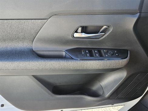 New 2026 Nissan Kicks SV image 25