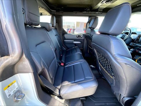 Used 2023 Ford Bronco Badlands image 16