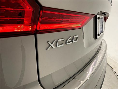 Used 2023 Volvo XC60 B5 Ultimate w/ Climate Package AWD/4WD image 24