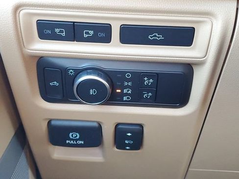 Used 2021 Ford F150 Lariat w/ Equipment Group 502A High AWD/4WD image 18