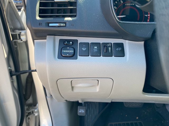 Used 2013 Toyota Highlander Limited AWD/4WD image 10