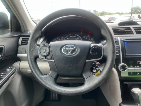 Used 2012 Toyota Camry LE FWD image 23