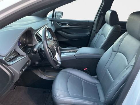 Used 2024 Buick Enclave Premium image 10