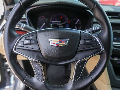 Used 2019 Cadillac XT5 Luxury FWD image 14