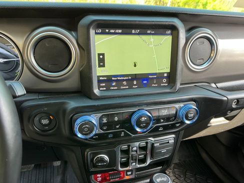 Used 2021 Jeep Wrangler Unlimited Rubicon 4xe w/ Cold Weather Group AWD/4WD image 16