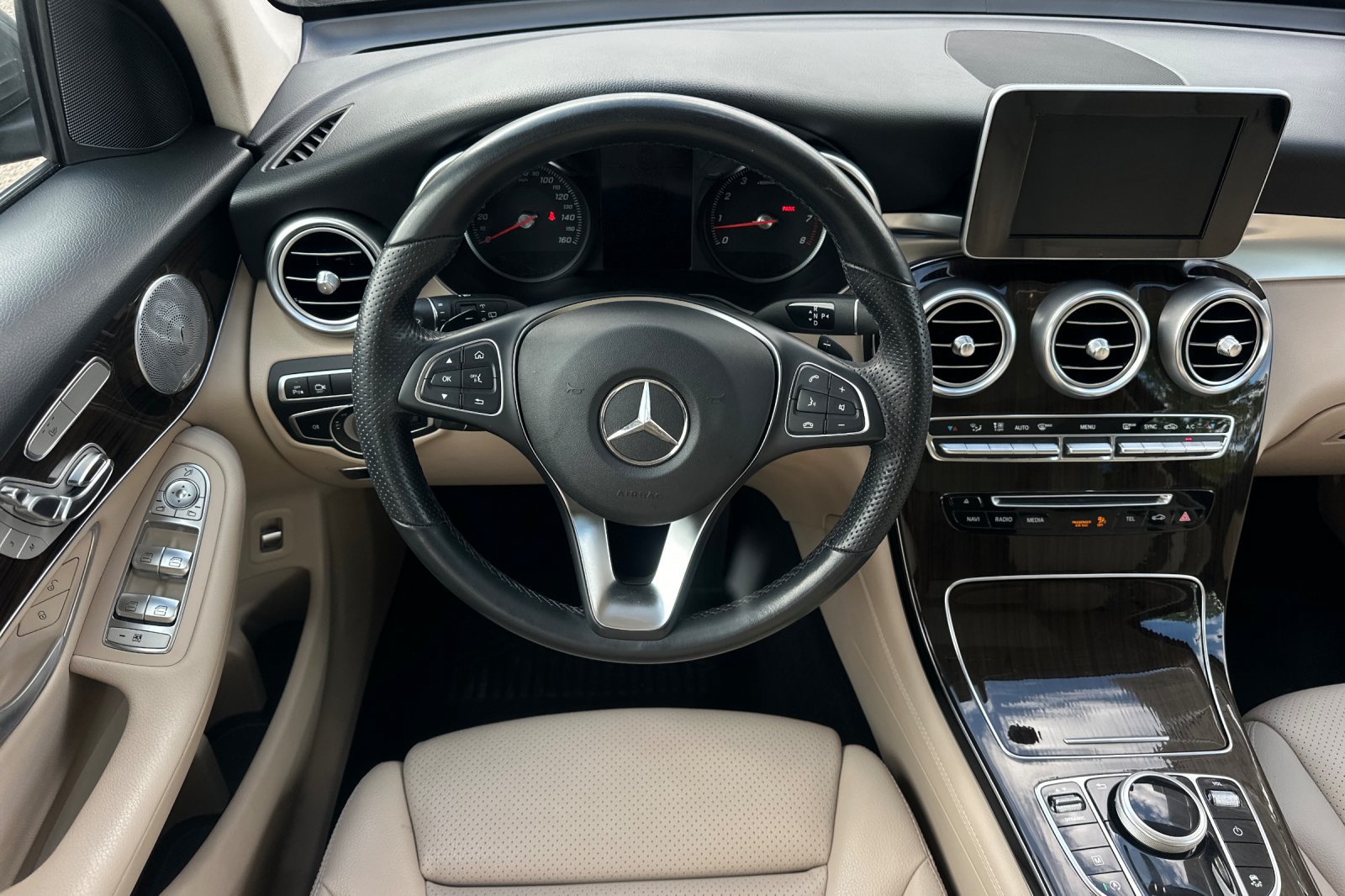 Used 2019 Mercedes-Benz GLC 300 image 14