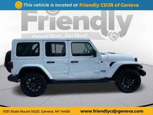 Used 2025 Jeep Wrangler Sahara image 4