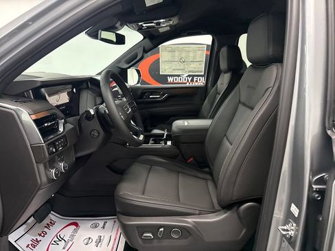 New 2026 GMC Yukon XL Denali w/ LPO, Floor Liner Package RWD image 8