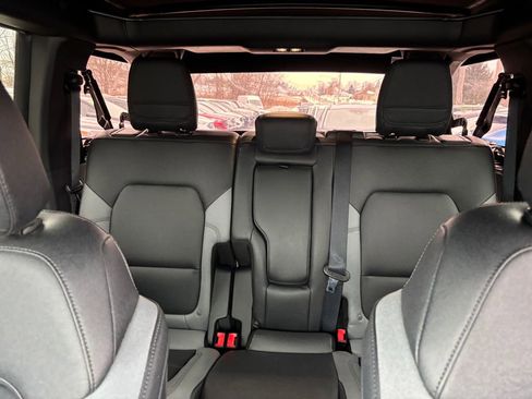 Used 2024 Ford Bronco Black Diamond image 17