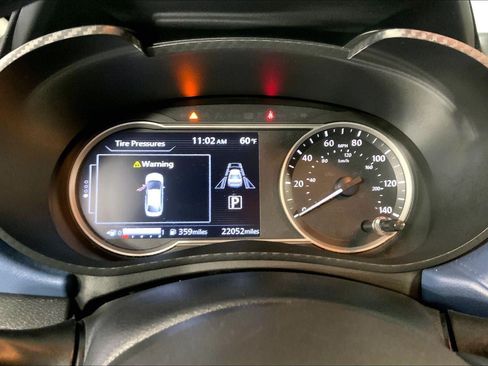Used 2025 Nissan Versa SV FWD image 20