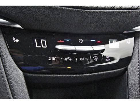 New 2025 Cadillac XT6 Luxury image 19