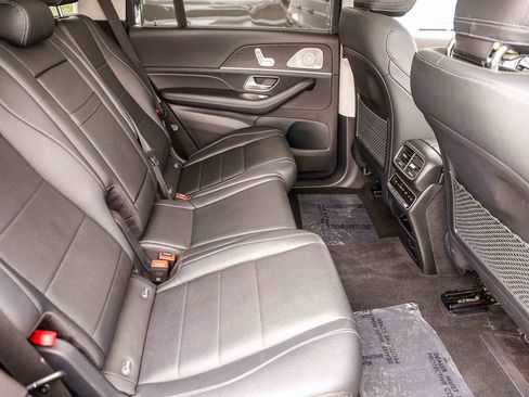 Used 2023 Mercedes-Benz GLS 450 4MATIC image 18