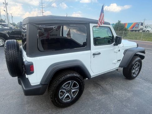 Used 2025 Jeep Wrangler Sport AWD/4WD image 5