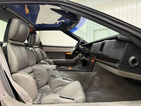 Used 1989 Chevrolet Corvette Coupe RWD image 17