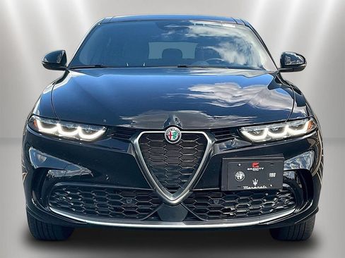 Used 2024 Alfa Romeo Tonale Ti w/ Premium Interior Package AWD/4WD image 2