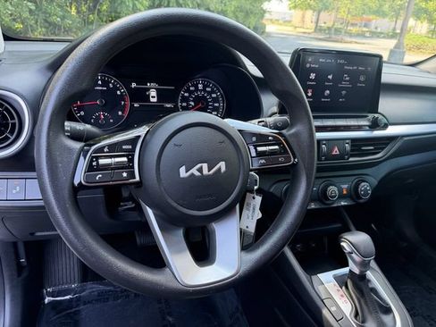 Certified 2024 Kia Forte LXS w/ LXS Technology Package FWD image 17