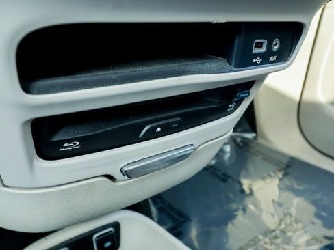 Used 2020 Chrysler Pacifica Limited w/ Tire & Wheel Group image 73