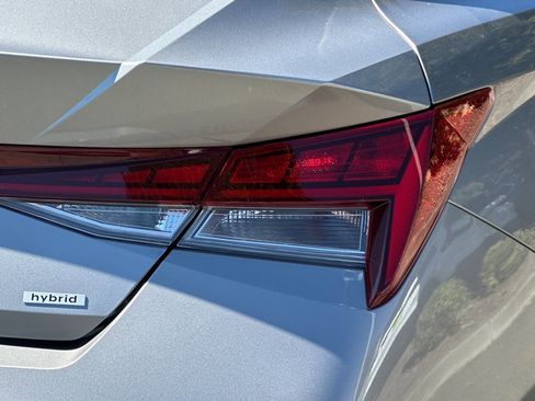 New 2025 Hyundai Elantra Limited image 26