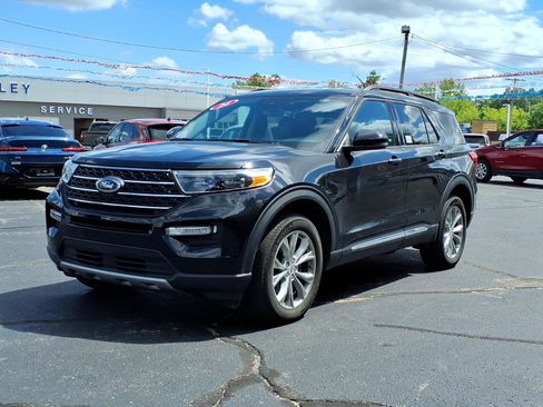 Certified 2024 Ford Explorer XLT w/ Equipment Group 202A AWD/4WD image 2