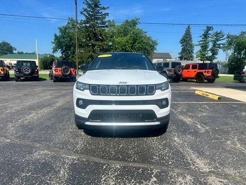 Used 2024 Jeep Compass Limited AWD/4WD image 3