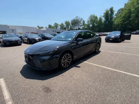 Used 2026 Toyota Camry XLE w/ Premium Package AWD/4WD image 7