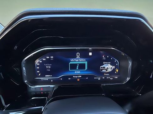 Used 2024 Chevrolet Silverado 1500 LT Trail Boss w/ Protection Package image 15