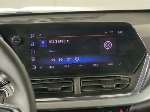 Certified 2025 Chevrolet Trax LT w/ Driver Confidence Package image 13