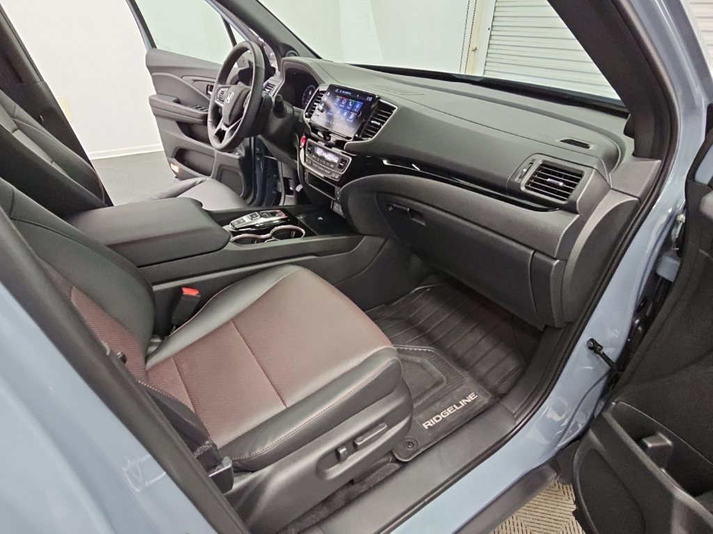 Used 2025 Honda Ridgeline Black Edition image 41