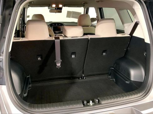 Certified 2025 Kia Soul LX w/ LX Technology Package FWD image 4