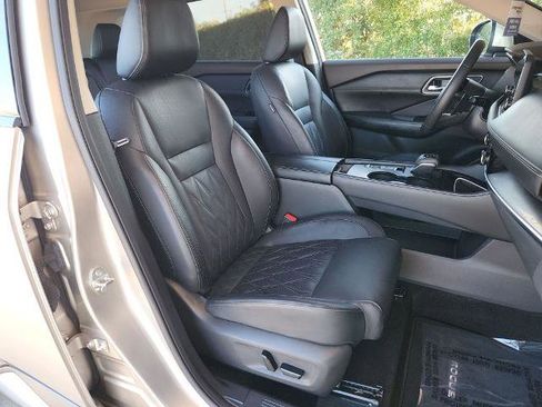 Certified 2022 Nissan Rogue Platinum w/ Head-Up Display Package image 15