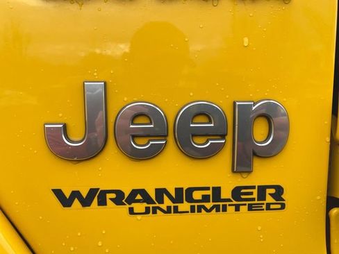 Used 2018 Jeep Wrangler Unlimited Sahara image 30