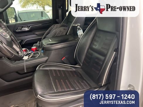 Used 2024 GMC Sierra 2500 AT4X image 10