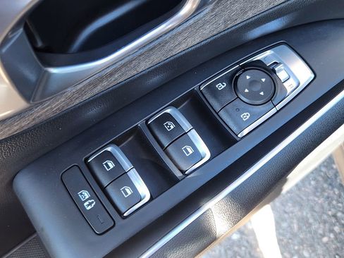 Certified 2023 Kia Sorento S image 9