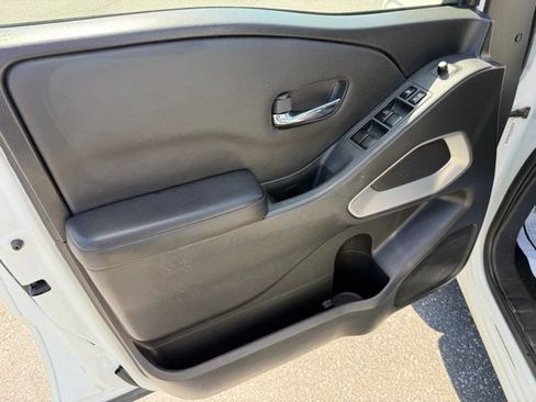 Used 2023 Nissan Frontier SV AWD/4WD image 10