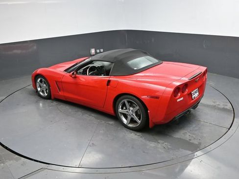 Used 2007 Chevrolet Corvette Convertible w/ Preferred Equipment Group RWD image 31