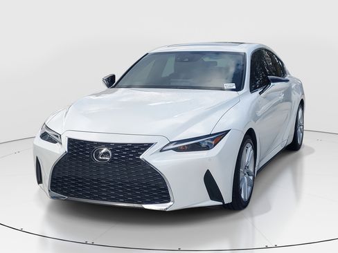 Used 2025 Lexus IS 300 w/ Comfort Package RWD image 4