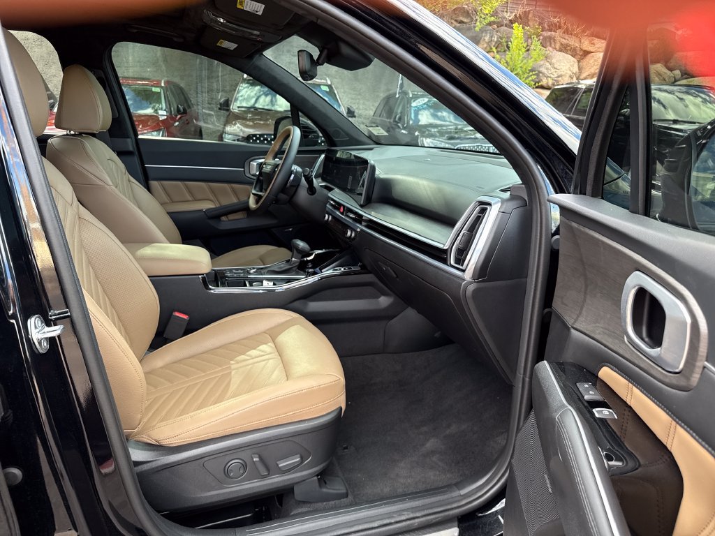 Used 2026 Kia Sorento SX Prestige w/ Olive Brown Leather Package AWD/4WD image 30