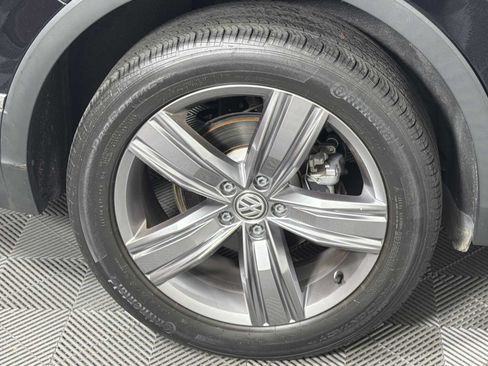 Used 2021 Volkswagen Tiguan SEL AWD/4WD image 21