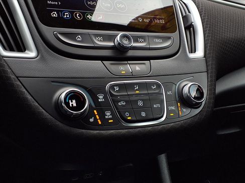 Used 2024 Chevrolet Malibu LT image 19