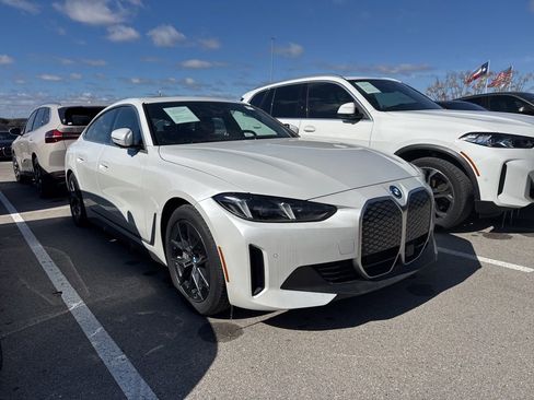 Certified 2025 BMW i4 eDrive40 w/ Premium Package image 2