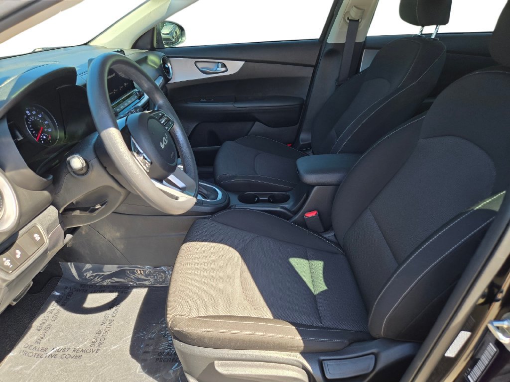 Certified 2024 Kia Forte LXS w/ LXS Technology Package FWD image 17