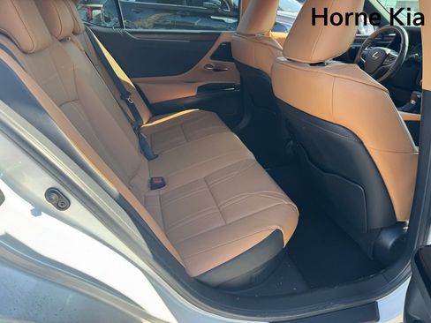 Used 2024 Lexus ES 300h w/ Luxury Package FWD image 28