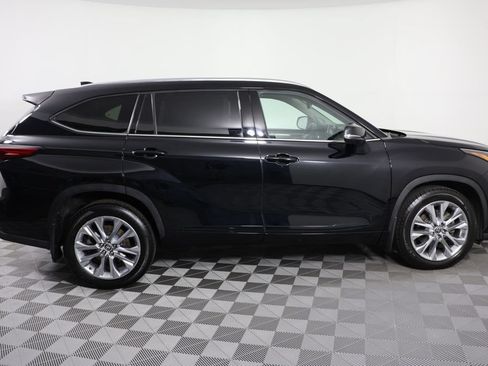 Used 2021 Toyota Highlander Limited AWD/4WD image 9