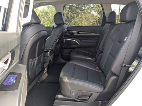 New 2025 Kia Telluride S image 17