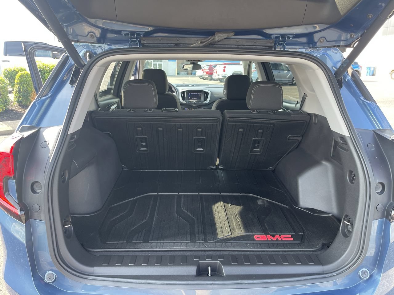 Certified 2024 GMC Terrain SLE w/ Driver Convenience Package FWD image 26