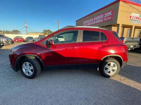 Used 2021 Chevrolet Trax LT image 3