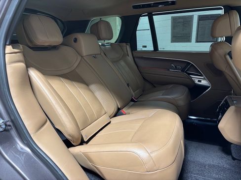 Used 2023 Land Rover Range Rover Long Wheelbase Autobiography AWD/4WD image 36