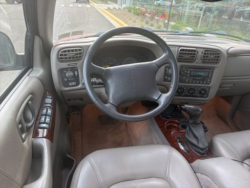 Used 1998 Oldsmobile Bravada AWD w/ Value Pkg image 9