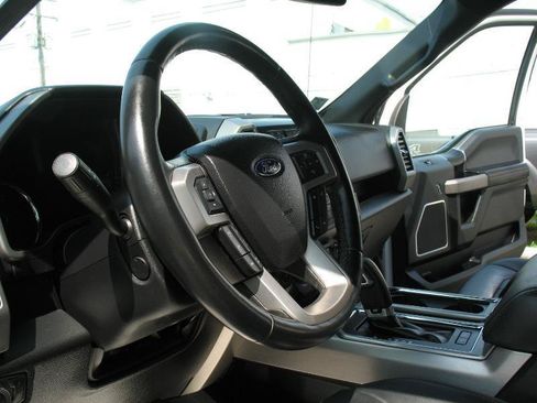 Used 2019 Ford F150 Platinum w/ Equipment Group 701A Luxury AWD/4WD image 25